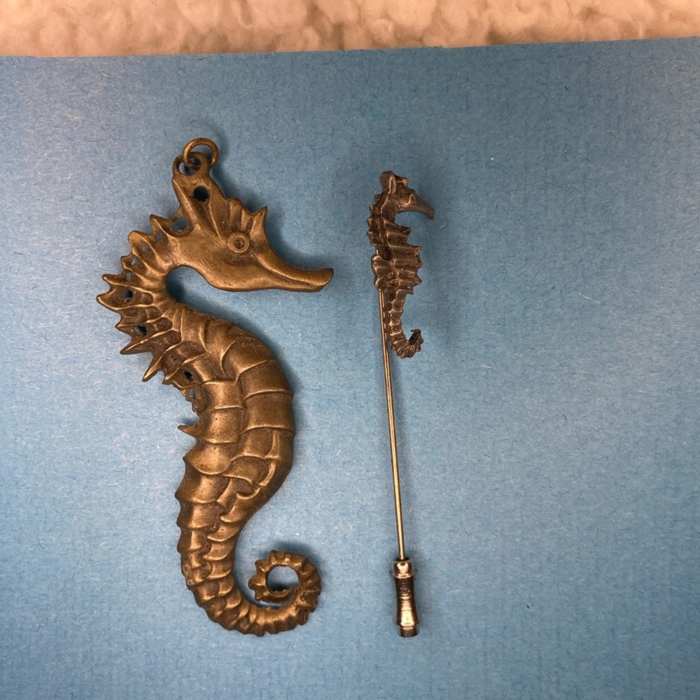Seahorse Stick Pin and Pendant Surfset